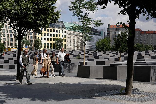 Hollywood Media Hotel Berlin Denkmal fuer ermordete Juden