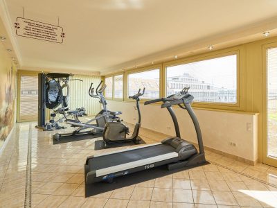 HollywoodMediaHotel Fitness