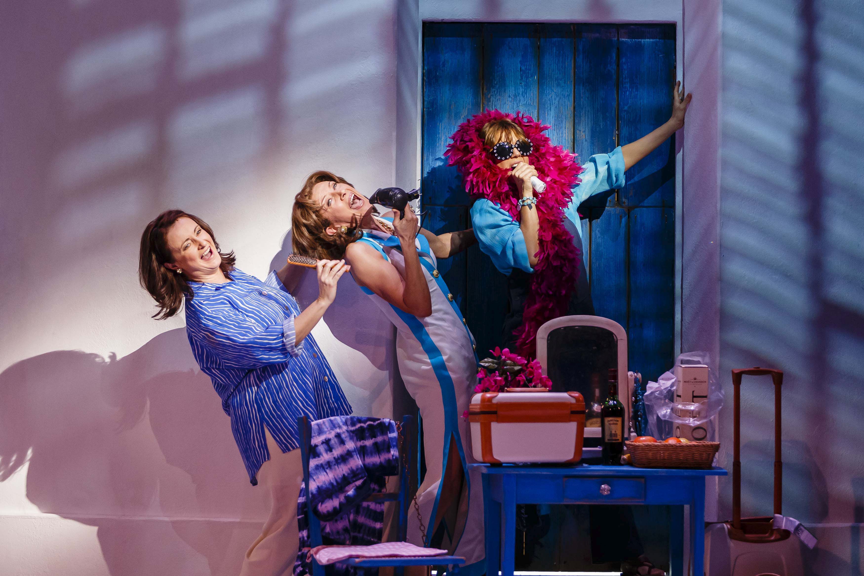 MAMMAMIA DasMusicalAngebotimHollywoodMediaHotel