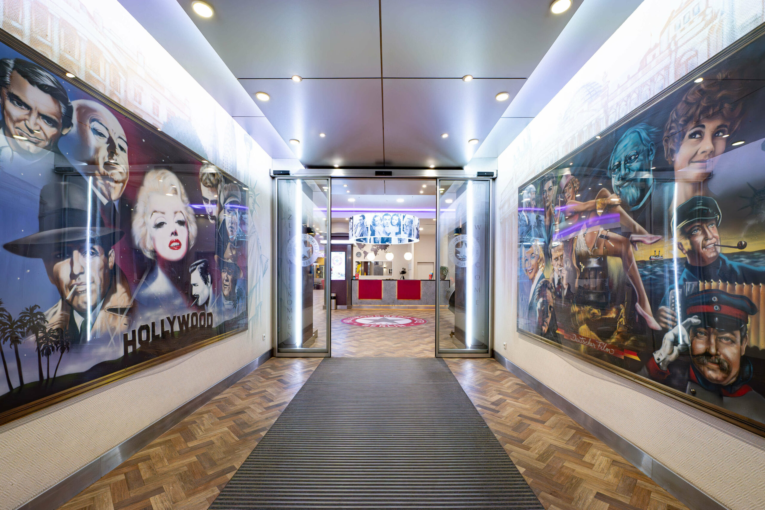 Hollywood Media Hotel – Lobby