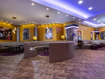 Hollywood Media Hotel – Lobby