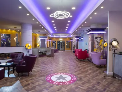 Hollywood Media Hotel – Lobby