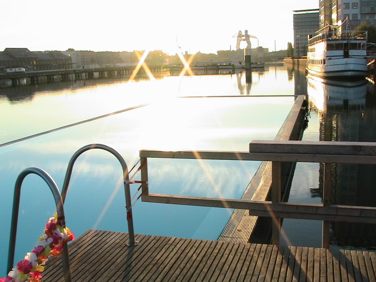 Hollywood Media Hotel Berlin Badeschiff