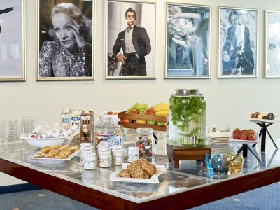 Hollywood Media Hotel - coffee break - banquett foyer