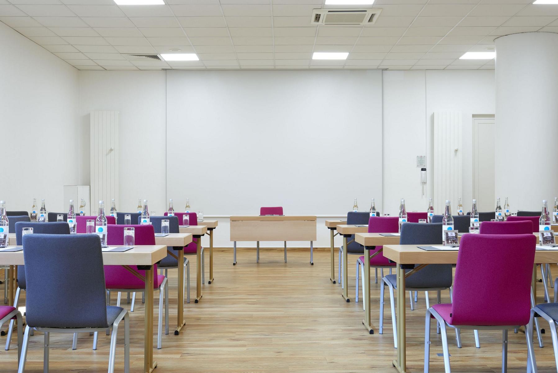 Hollywood Media Hotel - conference room - CCC