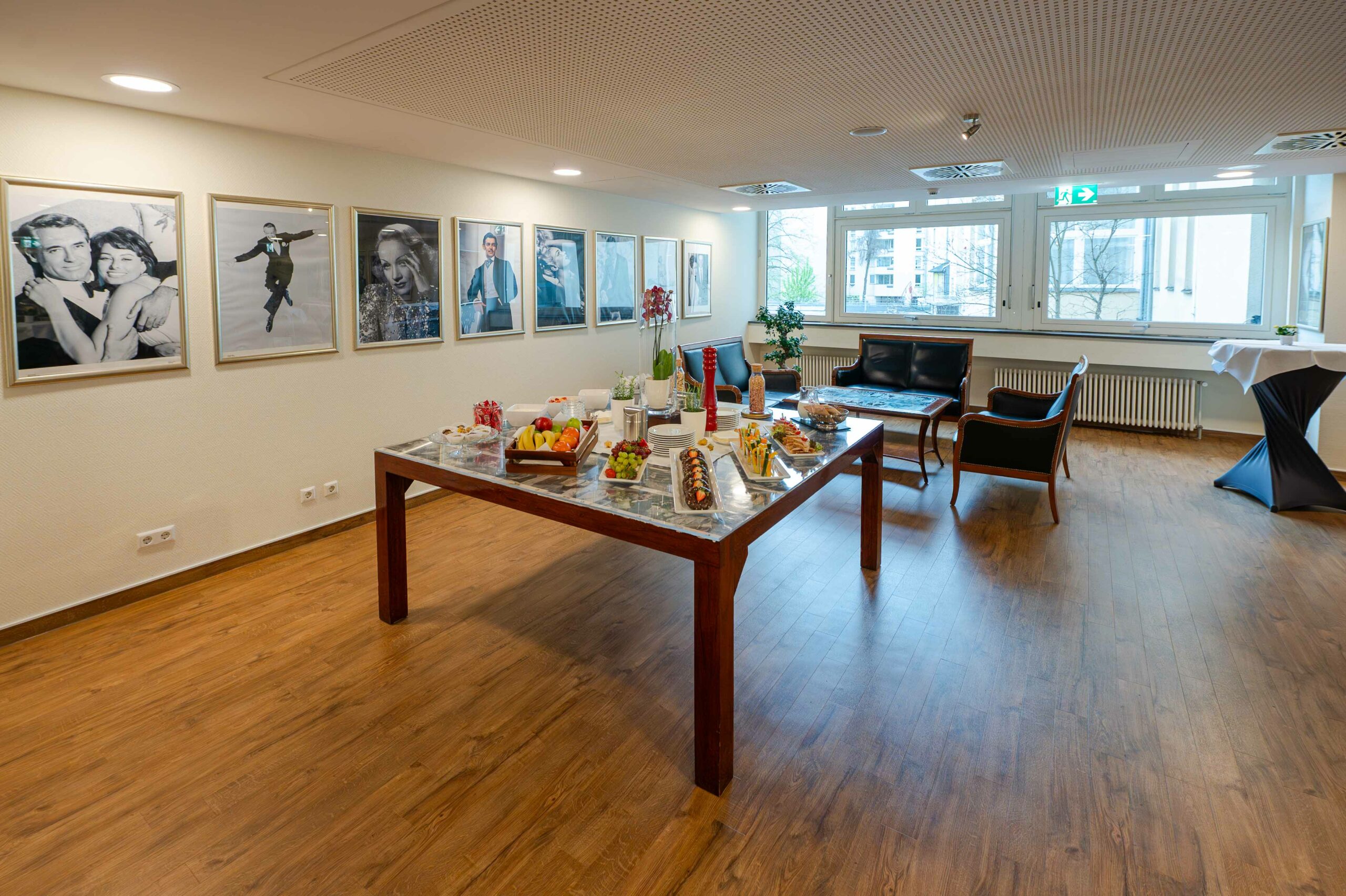 Hollywood Media Hotel - banquett foyer