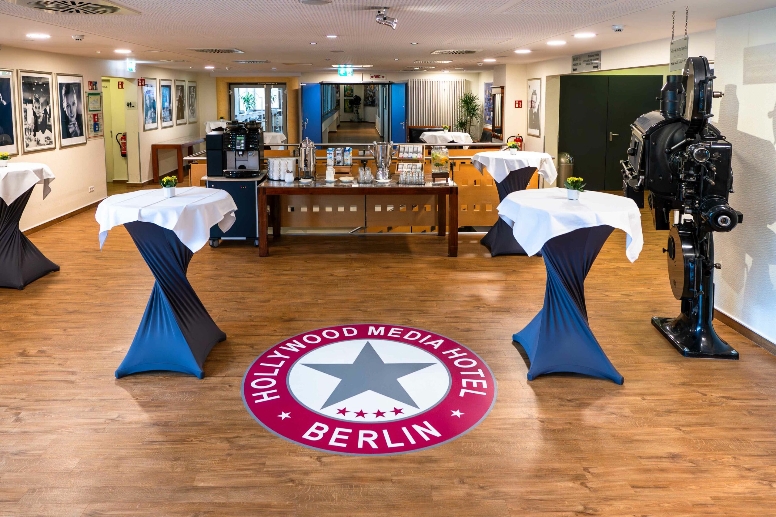 Hollywood Media Hotel - banquett foyer