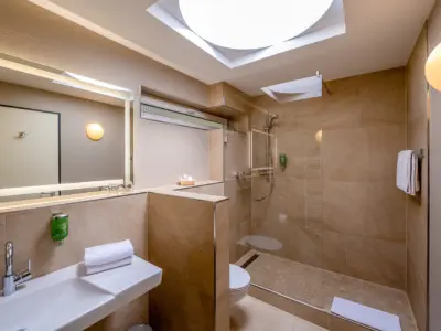 Hollywood Media Hotel – Hotel room – Bathroom